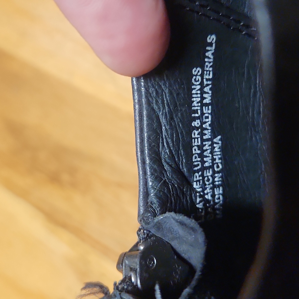 Black Leather Women's Shoes 6, EUC - Picture 5 of 5